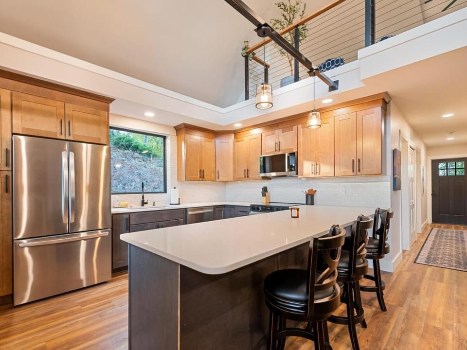 Modern Gable Farm House House in Waynesville
