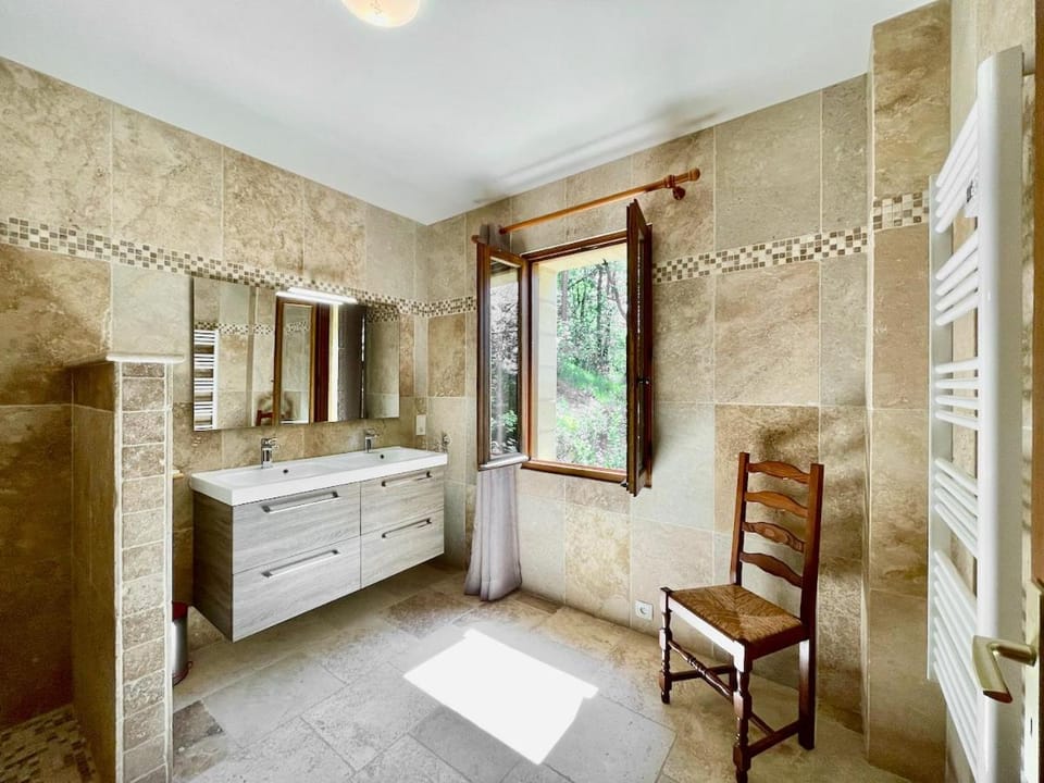 Chambre Josephine Bed and Breakfast in Nouvelle-Aquitaine