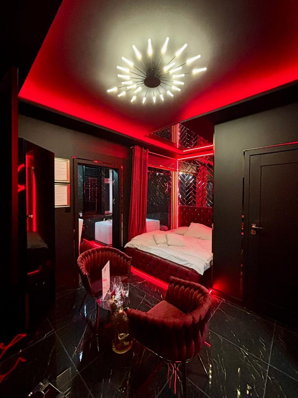 Bed, Bathroom, Photo of the whole room, Seating area, Bedroom, Bath, minibar, wardrobe