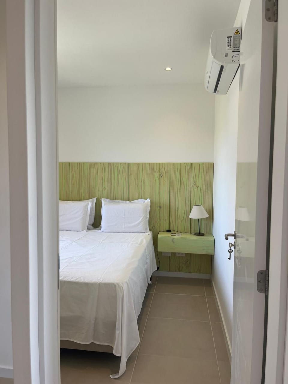 Bed, Bedroom, air conditioner