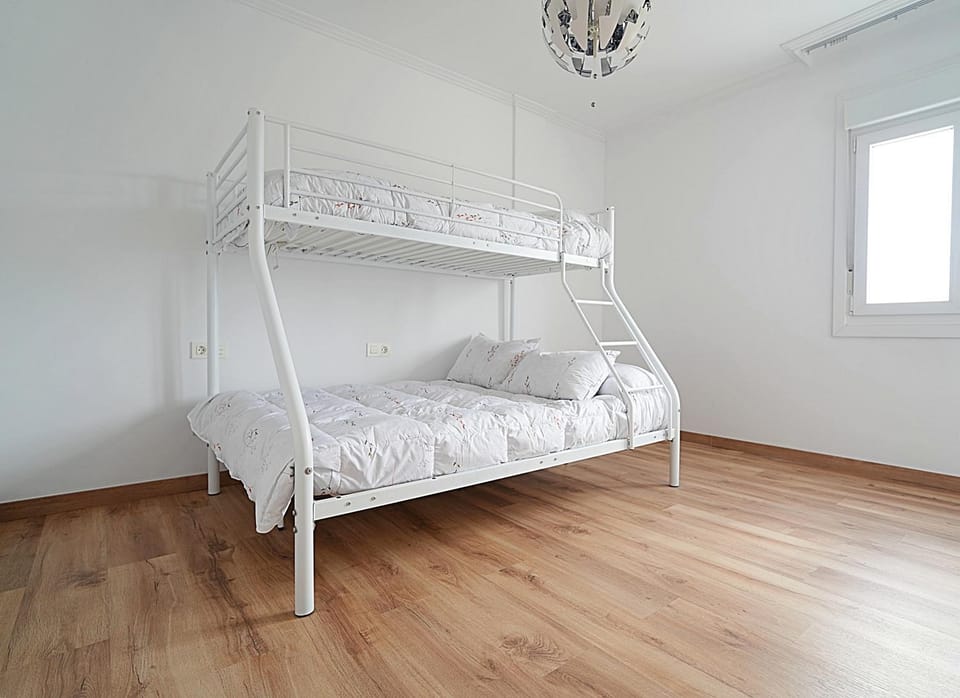 Photo of the whole room, Bedroom, bunk bed