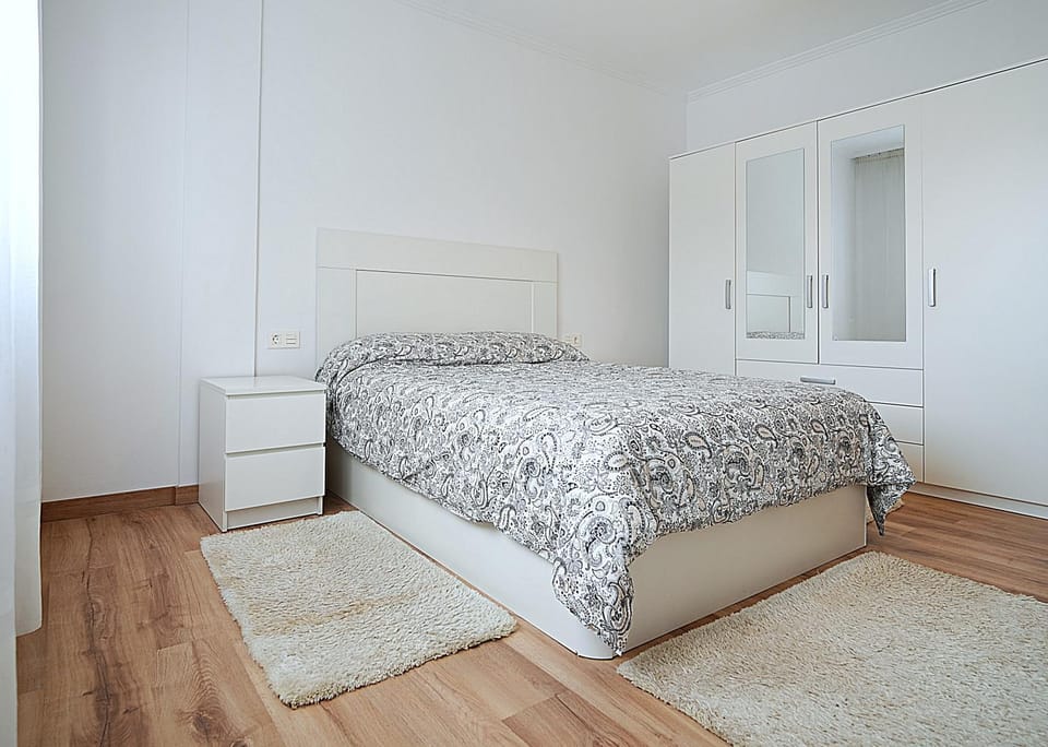 Bedroom, wardrobe