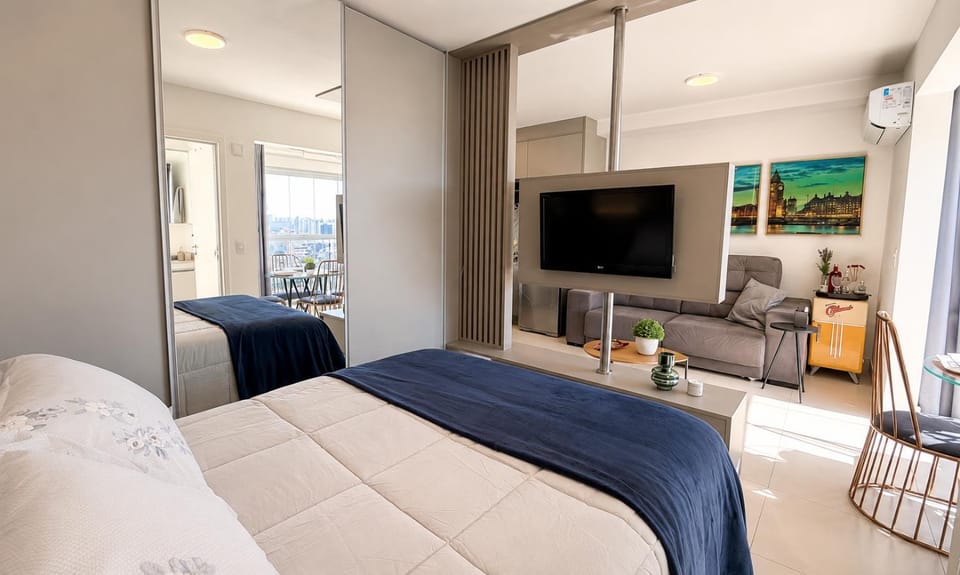 TV and multimedia, View (from property/room), Living room, Bedroom, minibar