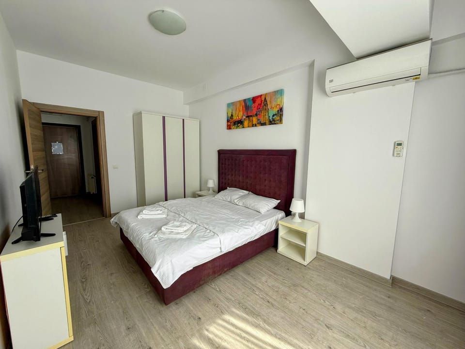 TV and multimedia, Bedroom, towels, wardrobe, air conditioner