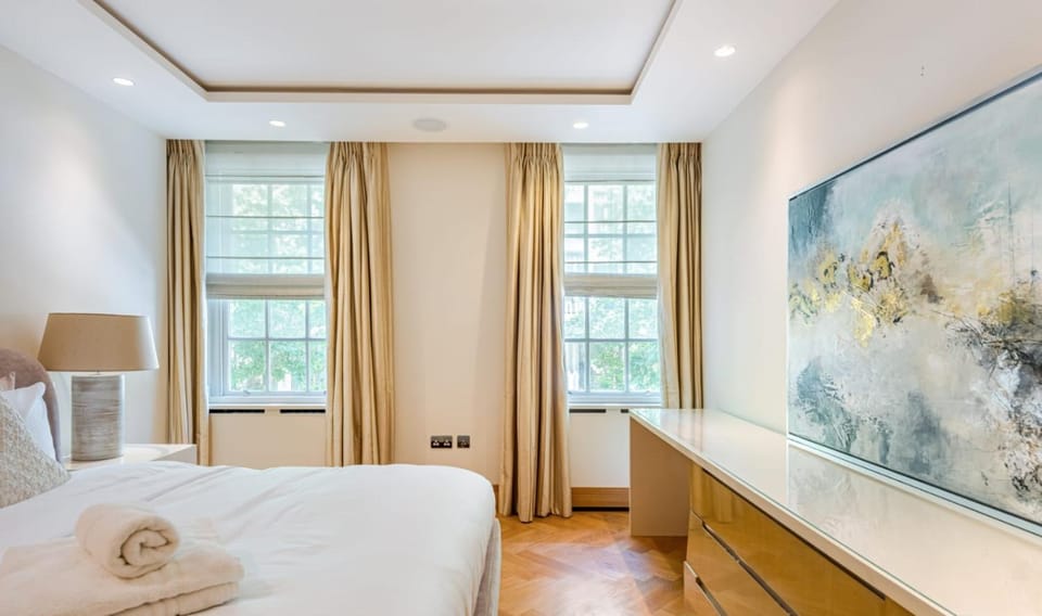 Luxury 3 bedrooms flat in Grosvenor Square with air con Apartment in City of Westminster