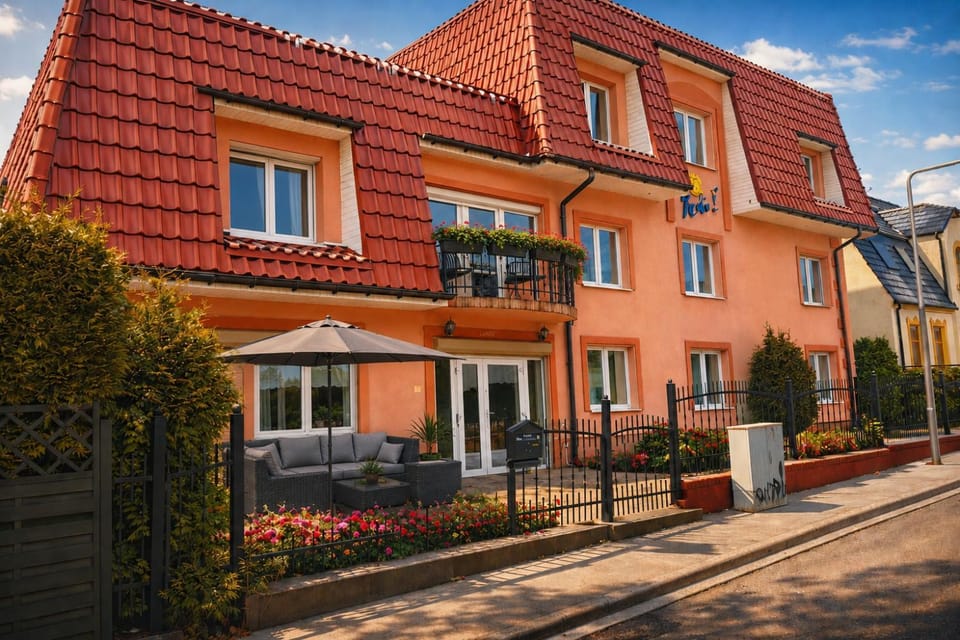 Property building, Neighbourhood, Street view