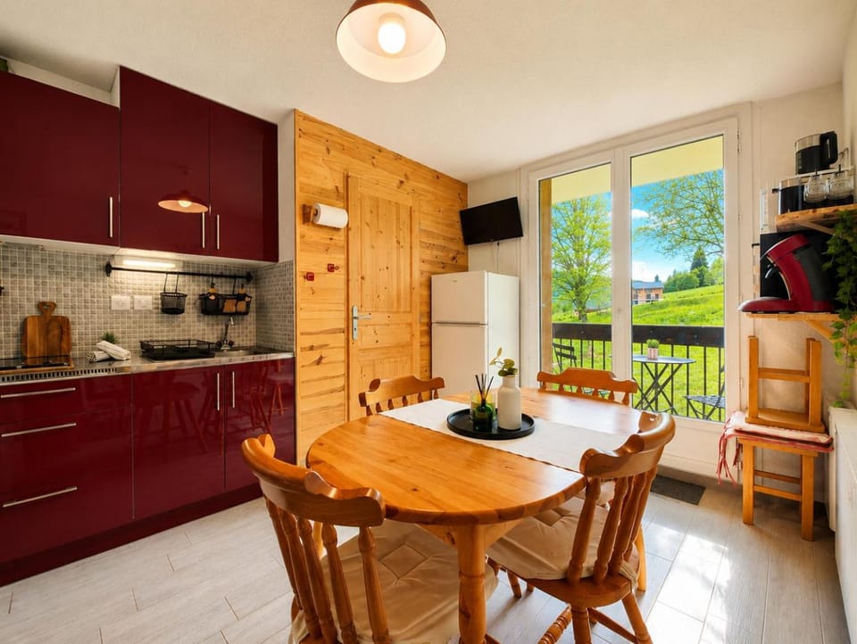Évasion Sauvage au Cœur du Jura-pied des pistes Apartment in Haute-Savoie