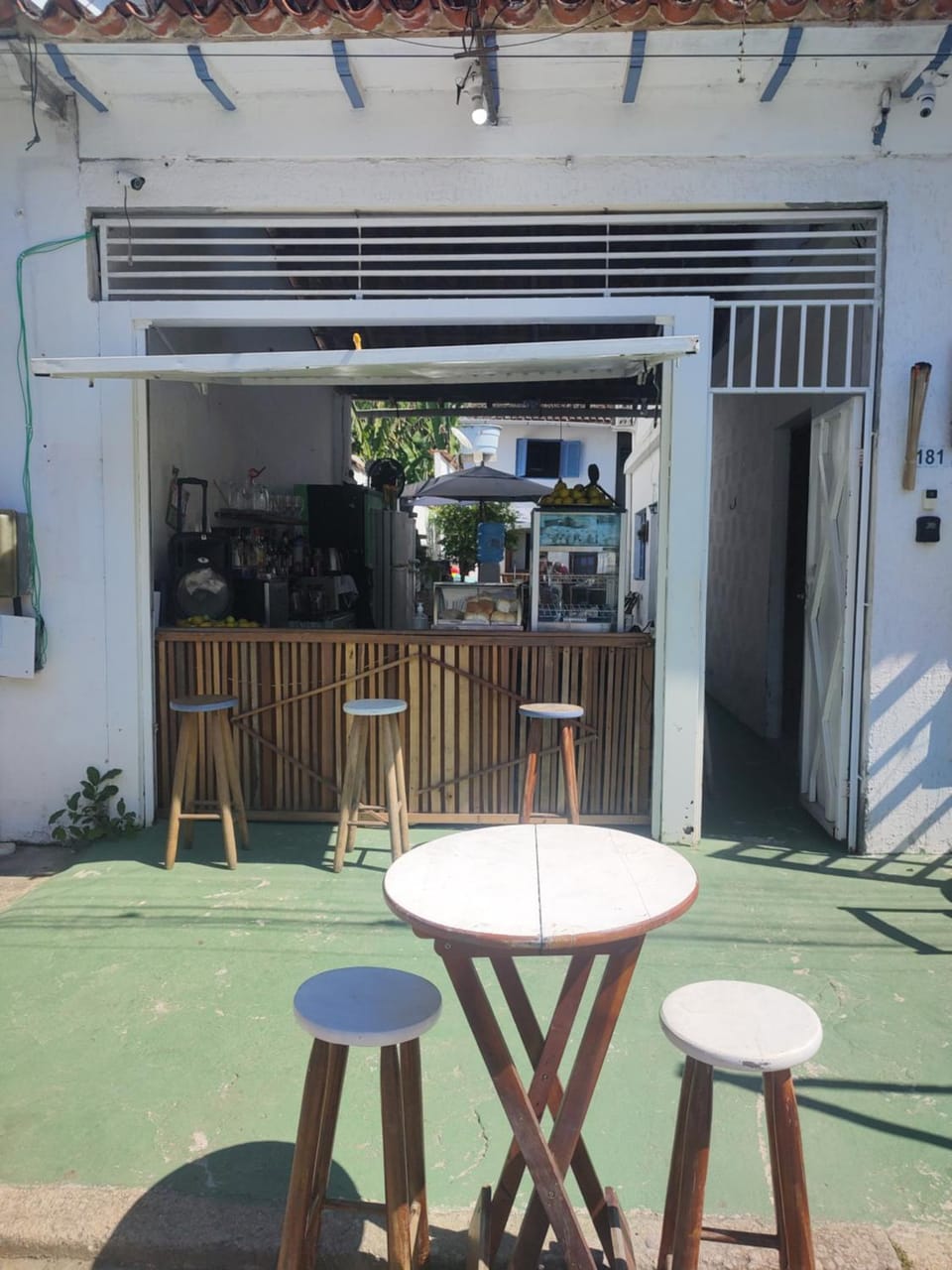 Property building, Restaurant/places to eat