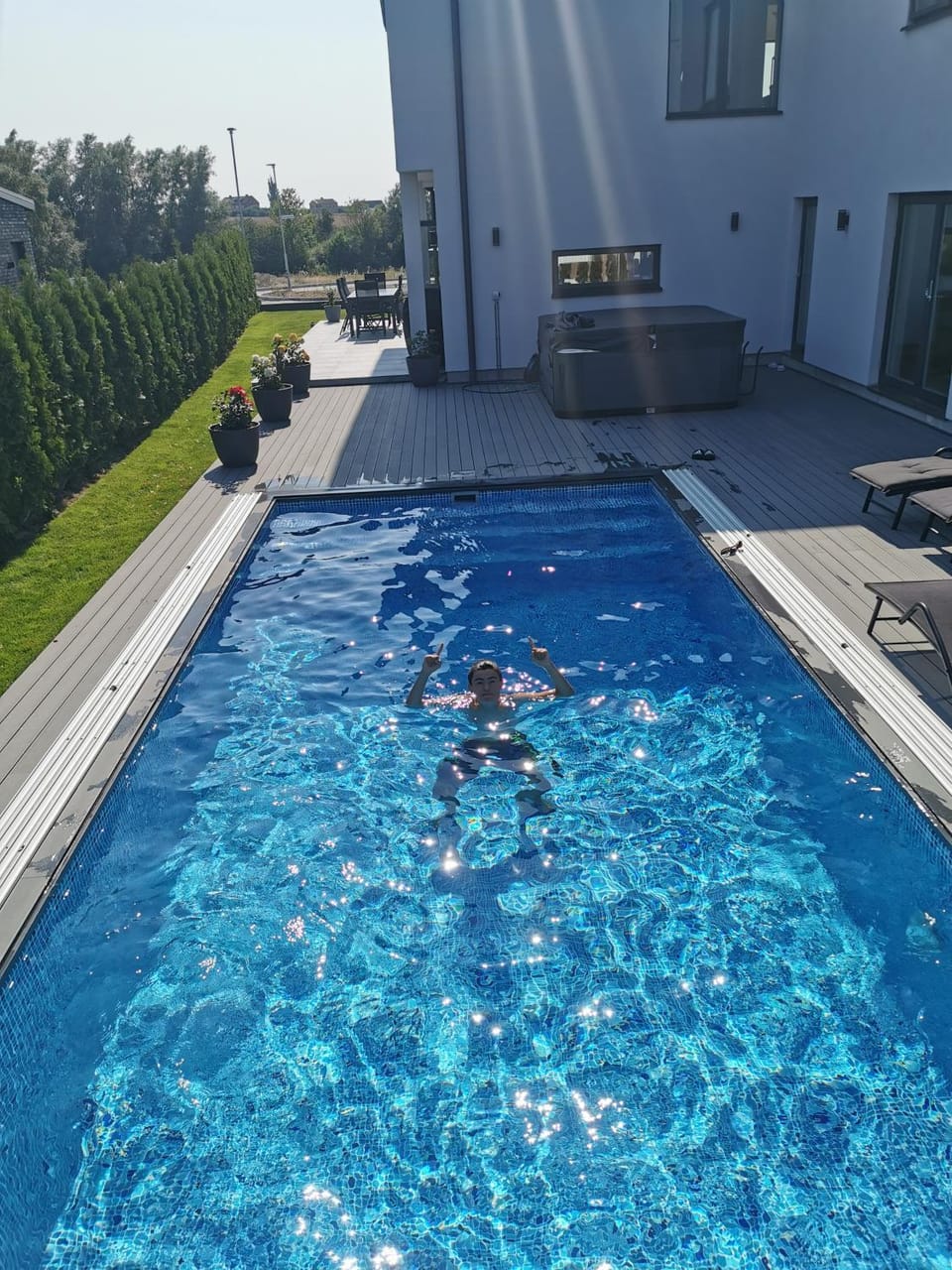 Swimming pool