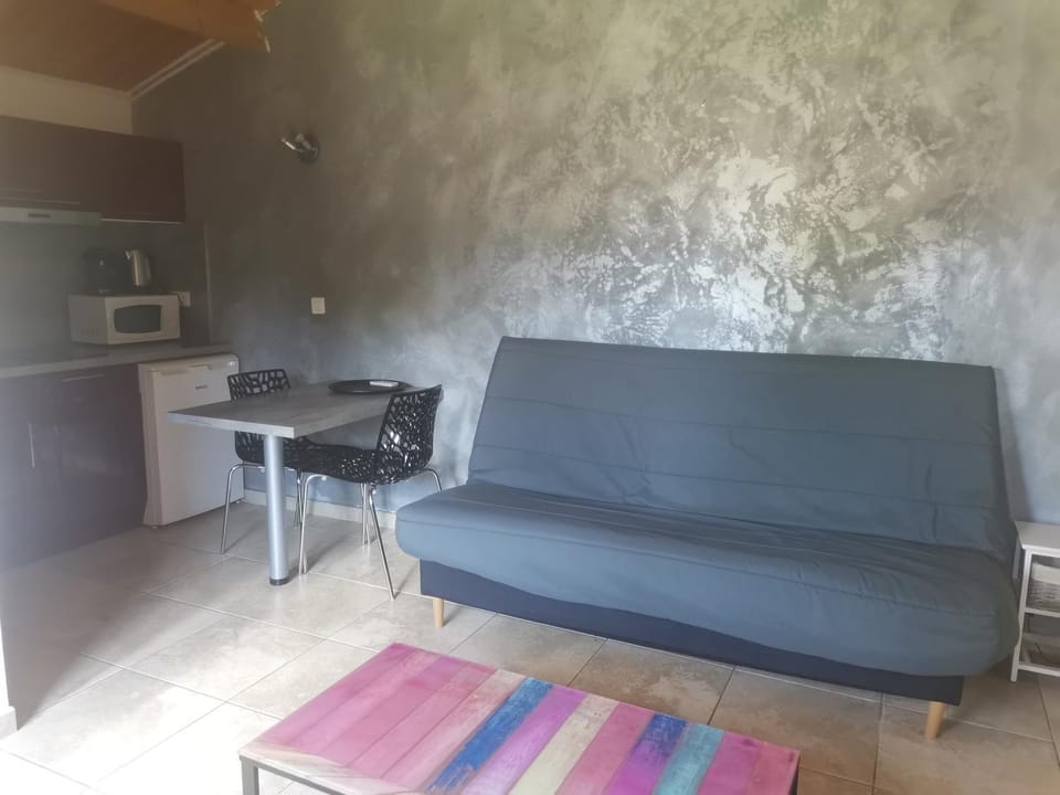 Studio Atypique - Chalet - La Londe Les Maures Apartment in La Londe-les-Maures