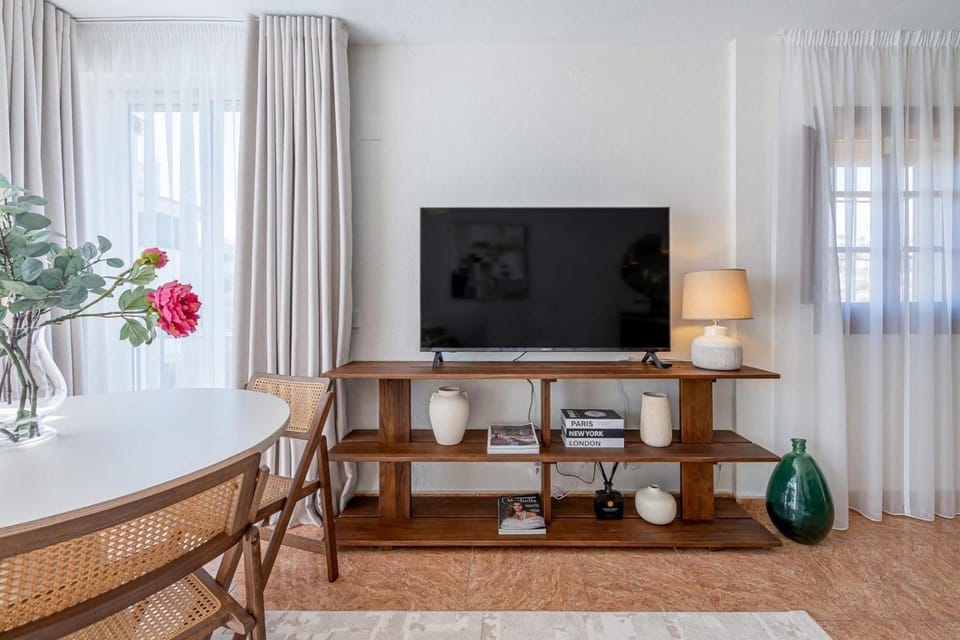 TV and multimedia, Dining area