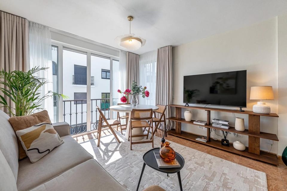 TV and multimedia, Living room, Dining area