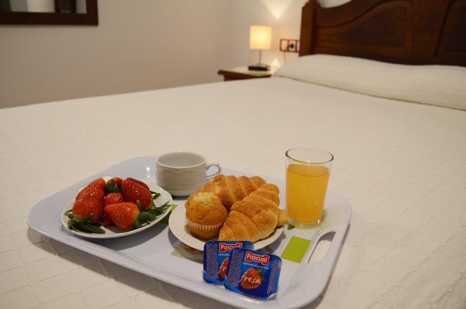Bed, Continental breakfast