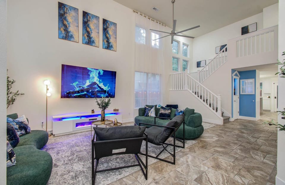 TV and multimedia, Living room, Seating area