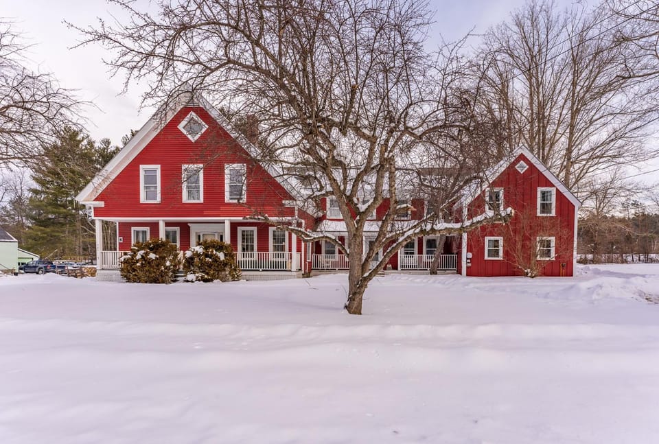 Property building, Winter, Street view