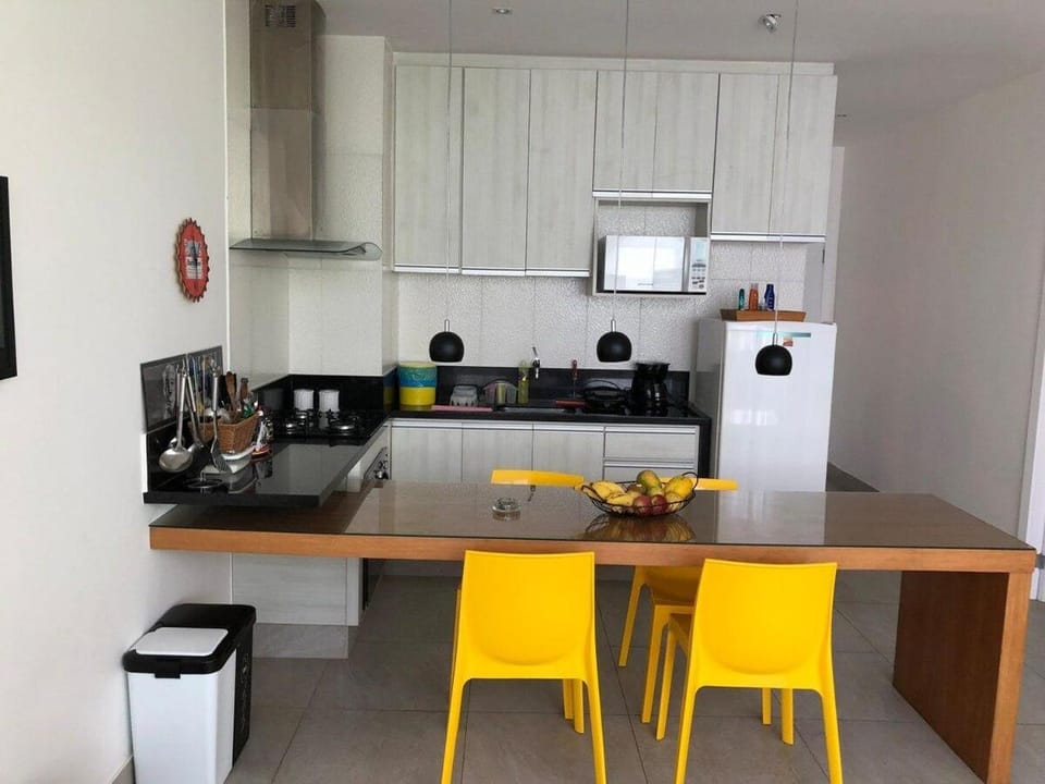 Kitchen or kitchenette, Dining area, oven, stove