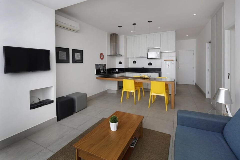 Communal lounge/ TV room, Kitchen or kitchenette, Living room