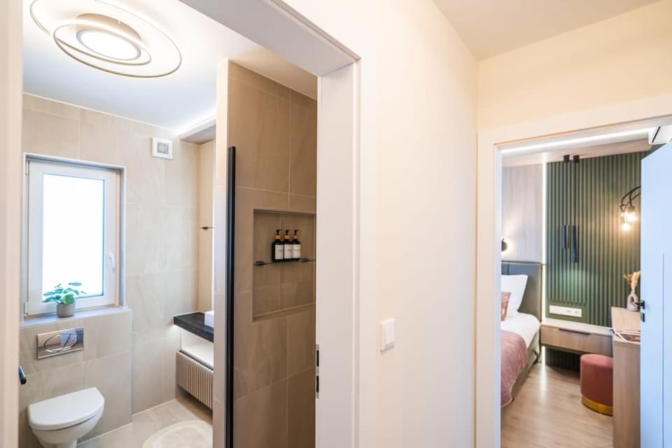Hilltop Jakuzzi Penthouse Apartment in Siófok