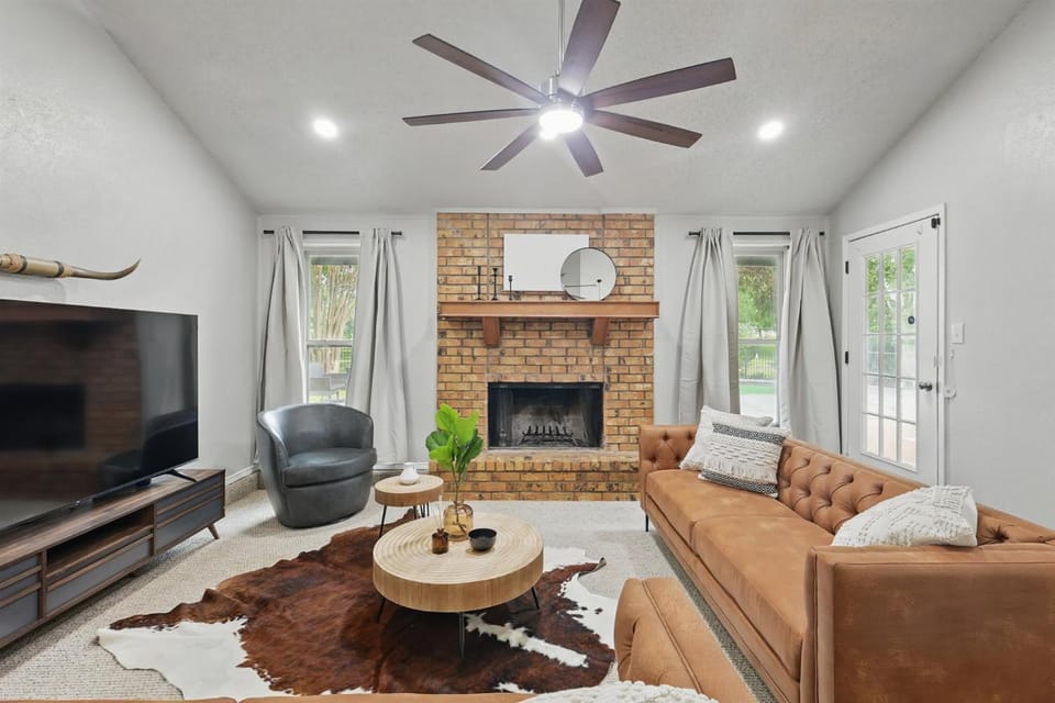 TV and multimedia, Living room, Seating area