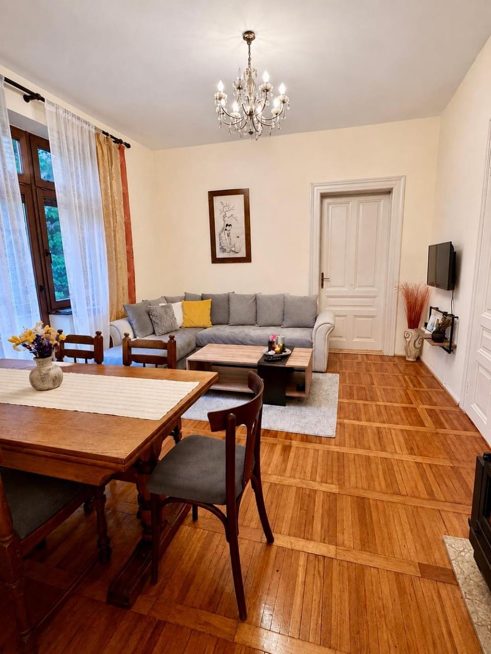 TV and multimedia, Living room, Dining area, fireplace, fireplace