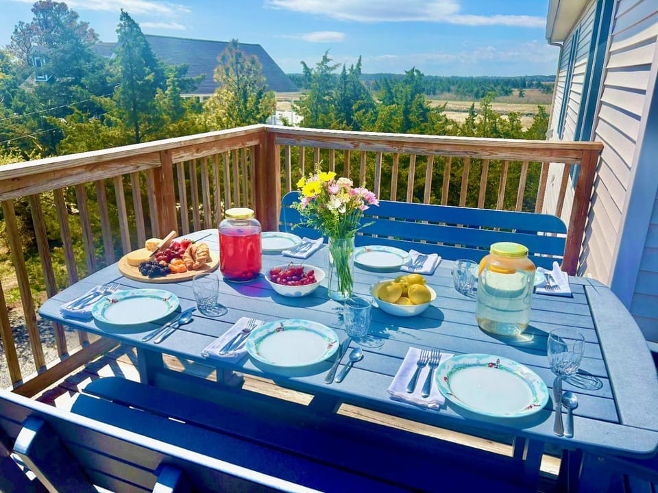 BeachHaven: STEPS TO SAND, Pet-Friendly, +Linens House in Broadkill Beach