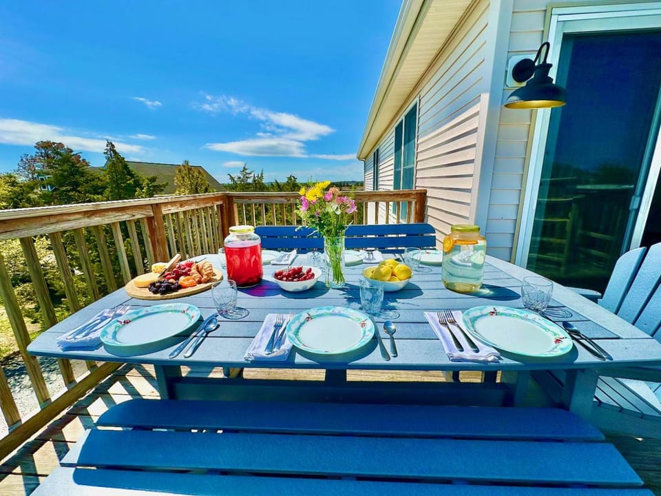 BeachHaven: STEPS TO SAND, Pet-Friendly, +Linens House in Broadkill Beach