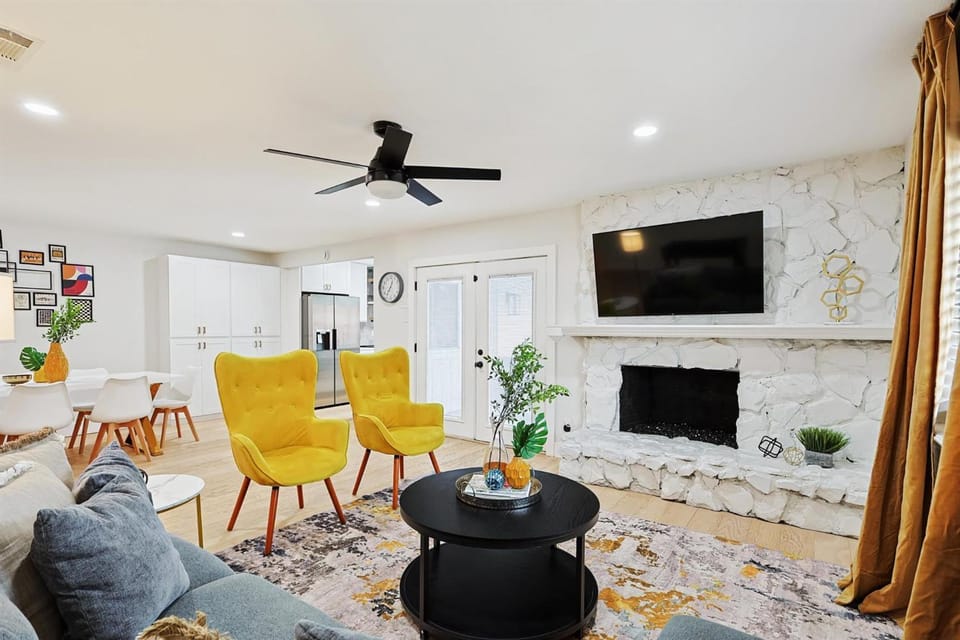 TV and multimedia, Living room, Seating area