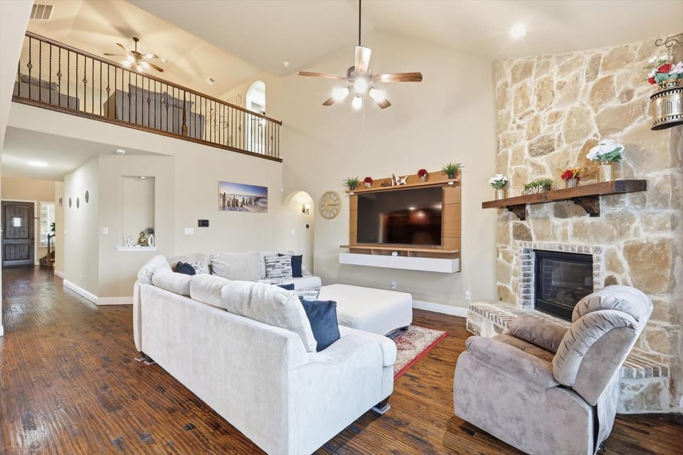 TV and multimedia, Living room, Seating area