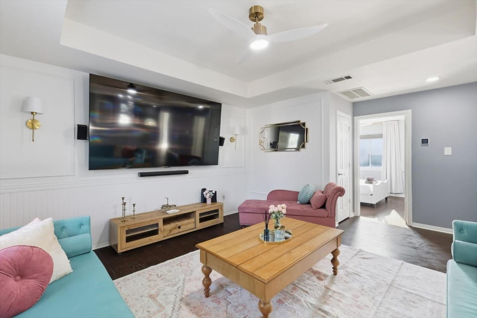 TV and multimedia, Living room, Seating area