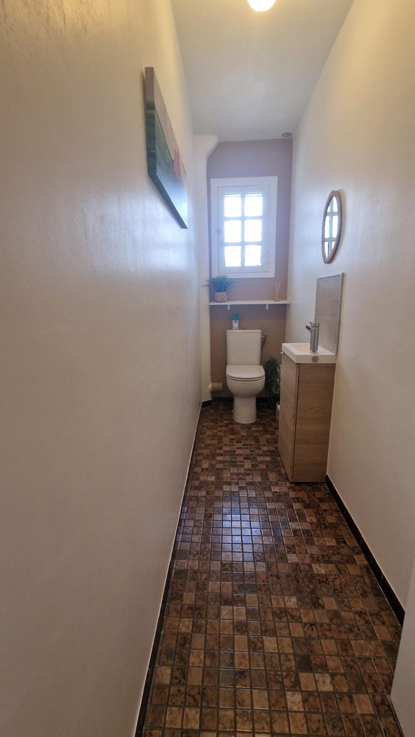 Belle Villa Pescaluna à 15 mn des plages, 9 pers, clim, grand jardin, piscine hors sol, parking, terrain de boules House in Lunel