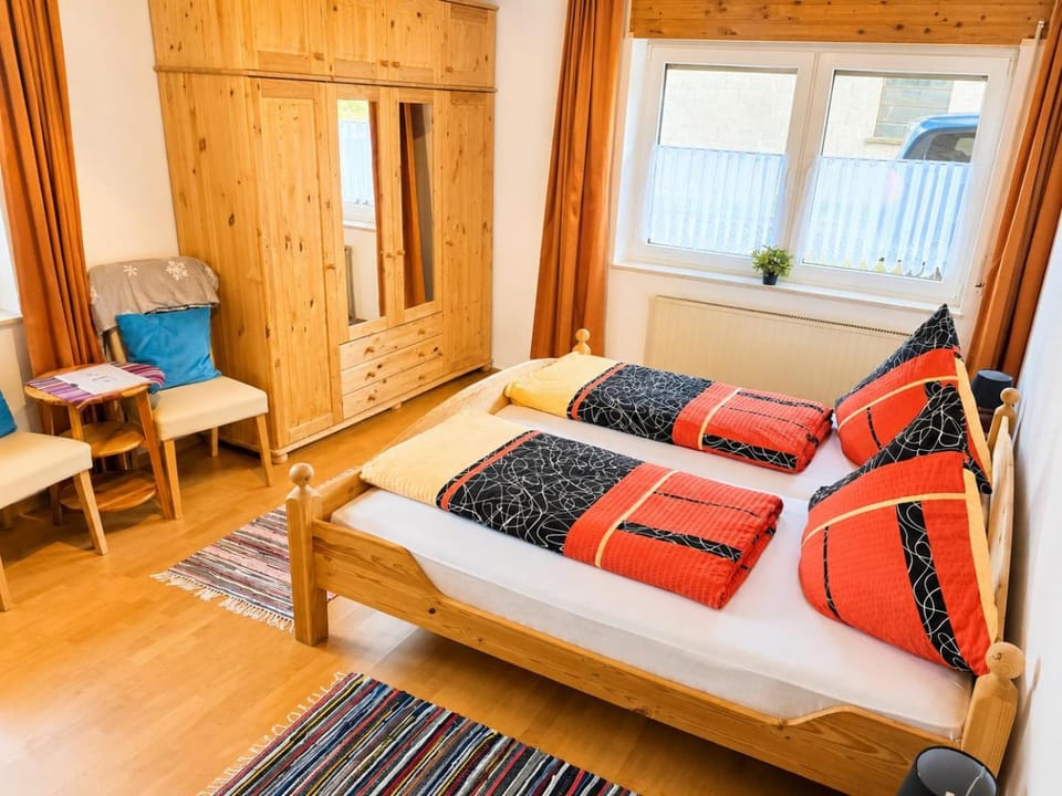 Bed, Photo of the whole room, Seating area, wardrobe