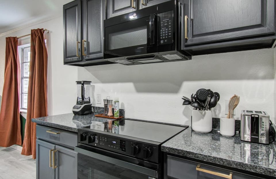 Kitchen or kitchenette, kitchen