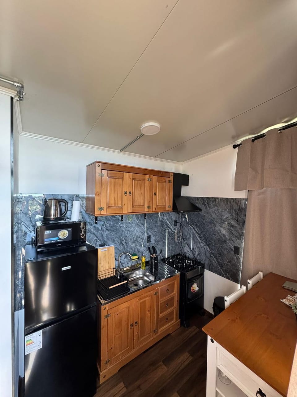 Kitchen or kitchenette, Dining area, pet friendly, stove