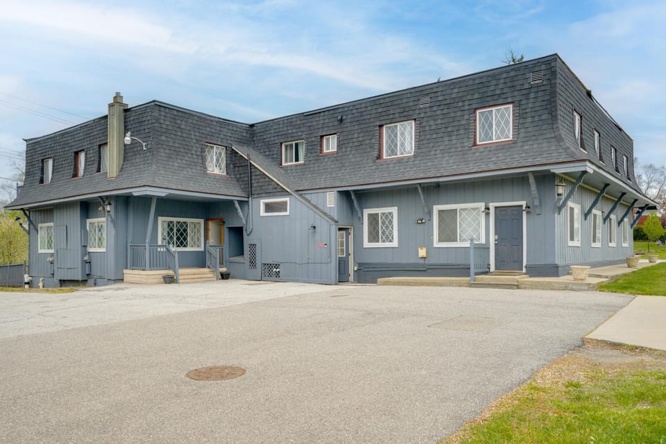Near Boating, Lake Huron! Quiet Condo on Creek House in Port Huron