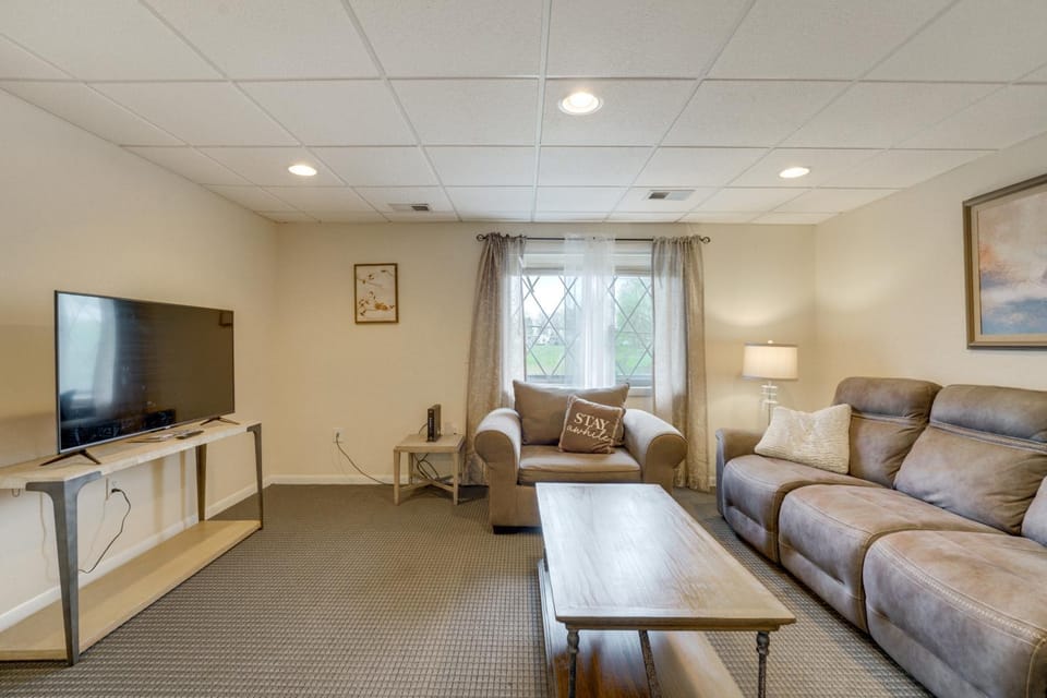Near Boating, Lake Huron! Quiet Condo on Creek House in Port Huron