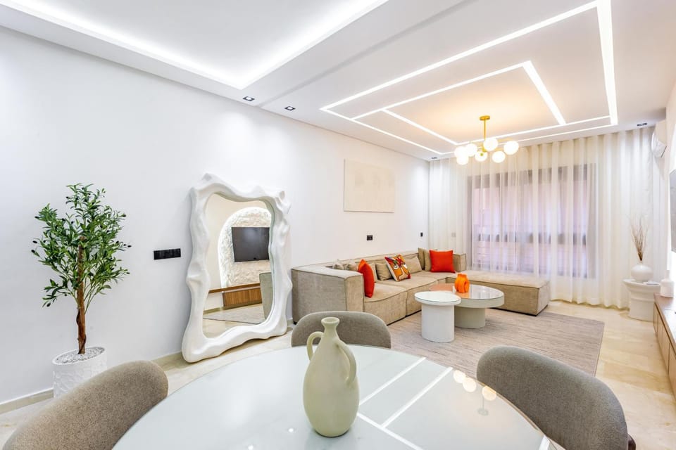 NEW Luxurious two bedroom apartment with pool centre of Gueliz Apartment in Marrakesh