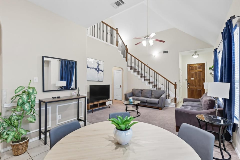 TV and multimedia, Living room, Seating area