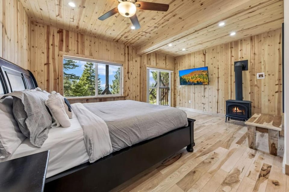 Mountain High Club - 3 Bed Condo w Views of Tahoe! House in Kingsbury