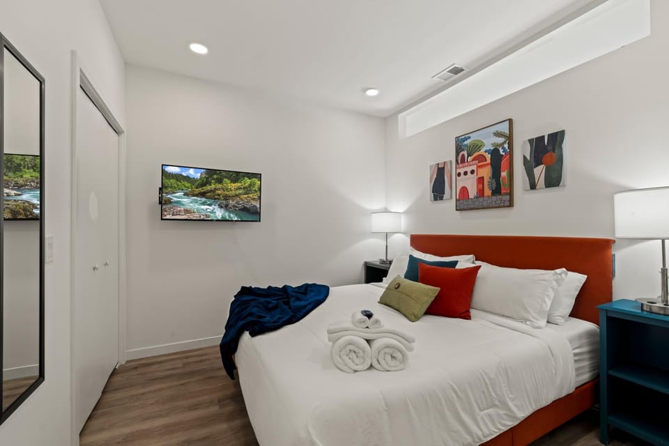 Unique 1BR King Rooftop Gym Old City WD 625 Apartment in Philadelphia