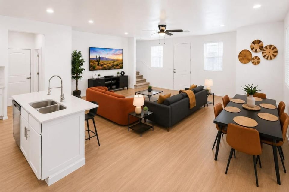 Modern 3BR Getaway Near Downtown Phoenix Hotspots Apartment in Phoenix