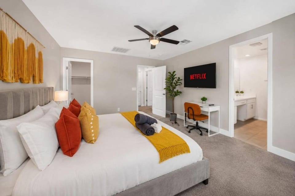 Modern 3BR Getaway Near Downtown Phoenix Hotspots Apartment in Phoenix
