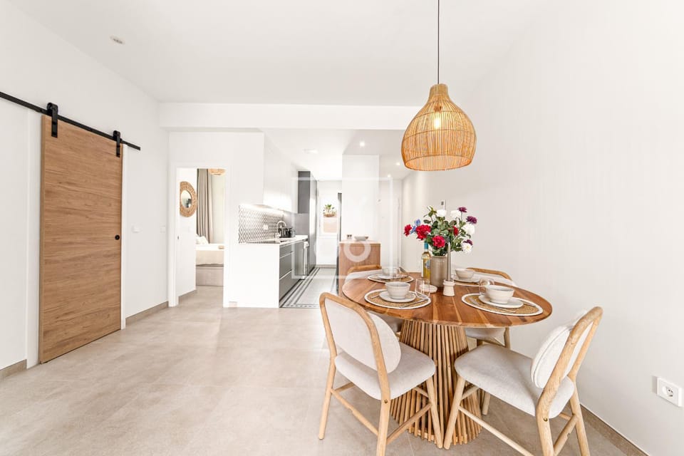 Kitchen or kitchenette, Dining area, wardrobe
