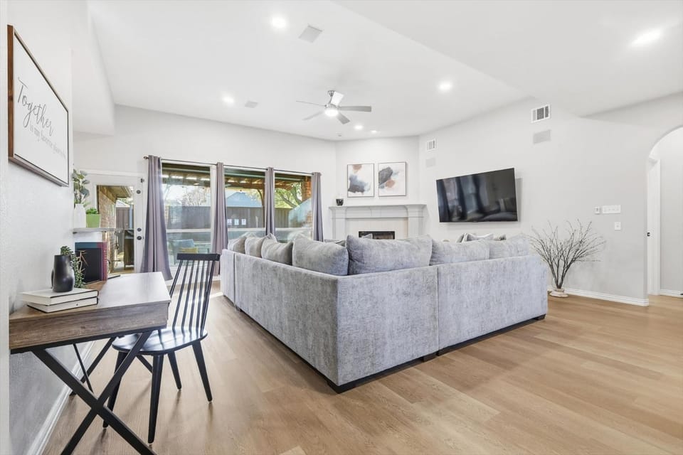 TV and multimedia, Living room, Seating area