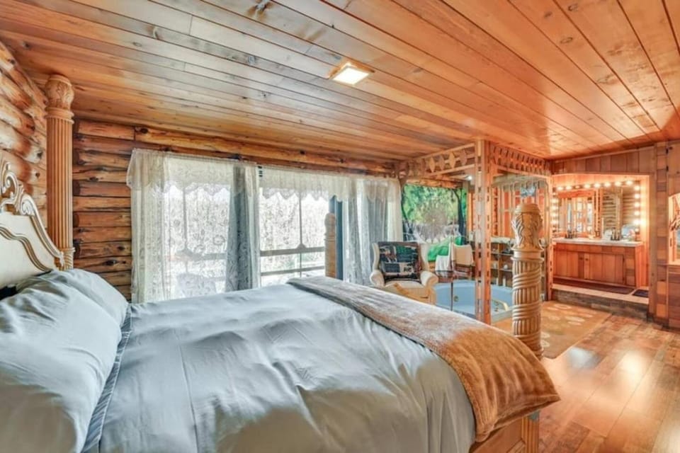 Adirondack Cabin Retreat Near Long Lake Pet Friendly Family Stay With Great WiFi Cabin in Long Lake