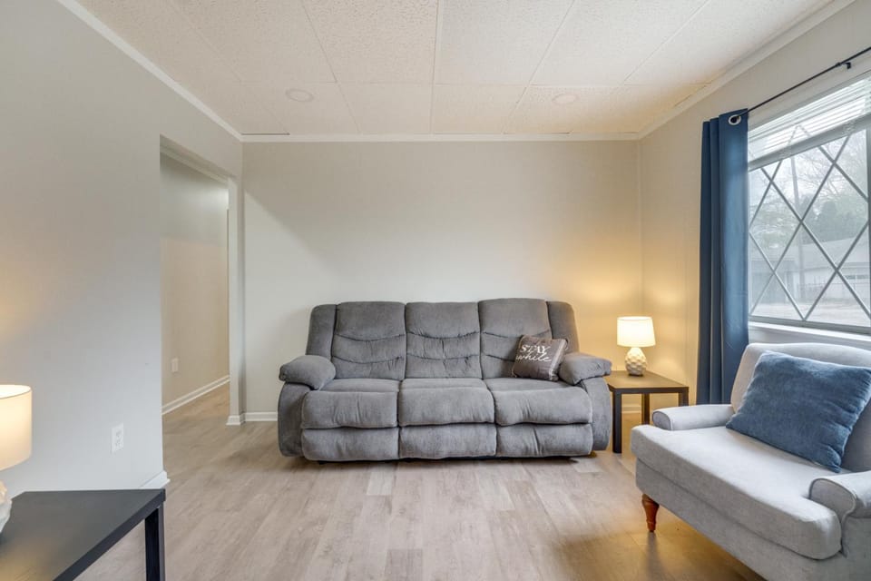 Easy Lake Access! Blue Water Base Camp Near Dtwn House in Port Huron