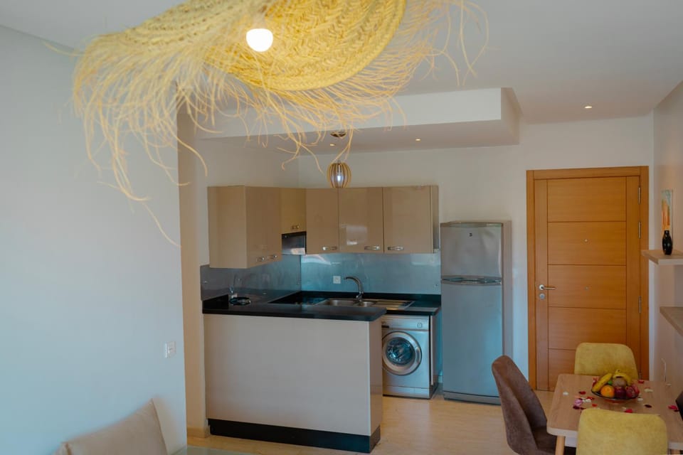 Dining area, kitchen