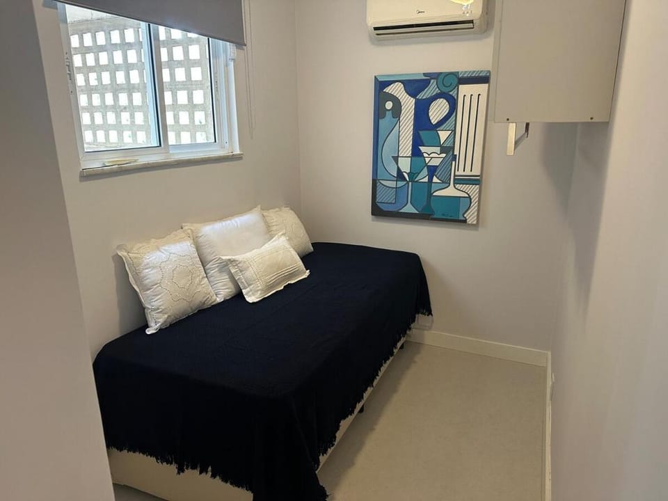 Bed, Bedroom, air conditioner