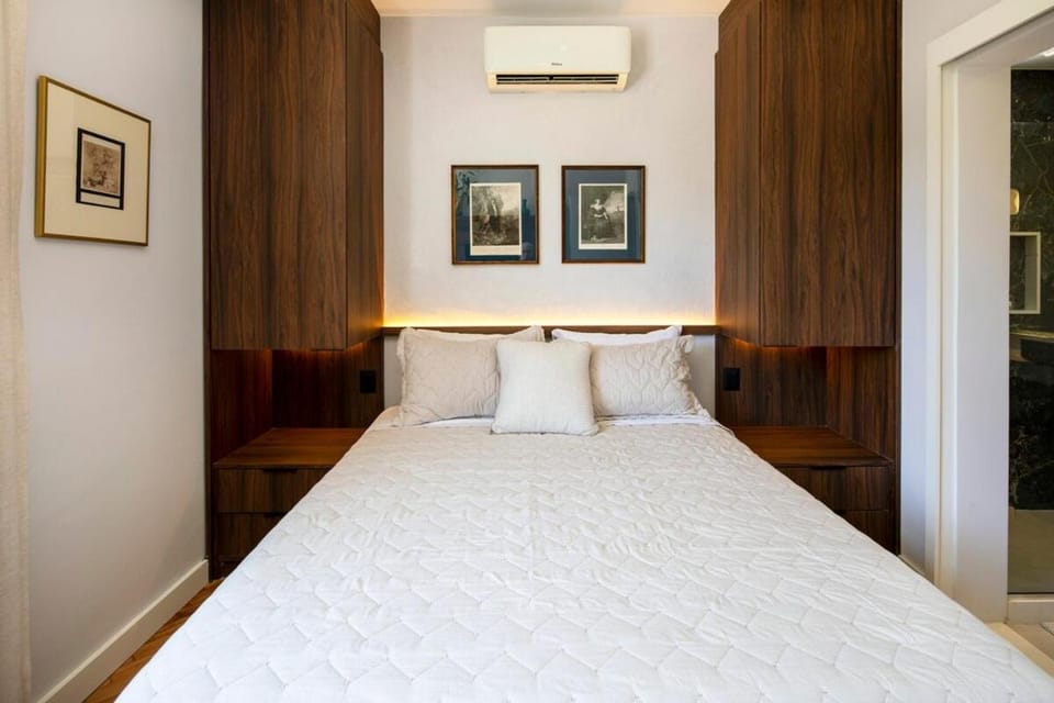 Bed, Photo of the whole room, Bedroom, air conditioner