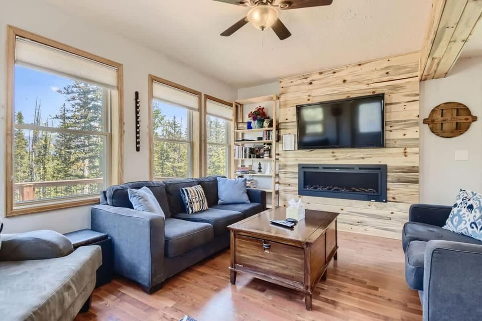 TV and multimedia, Living room, Seating area