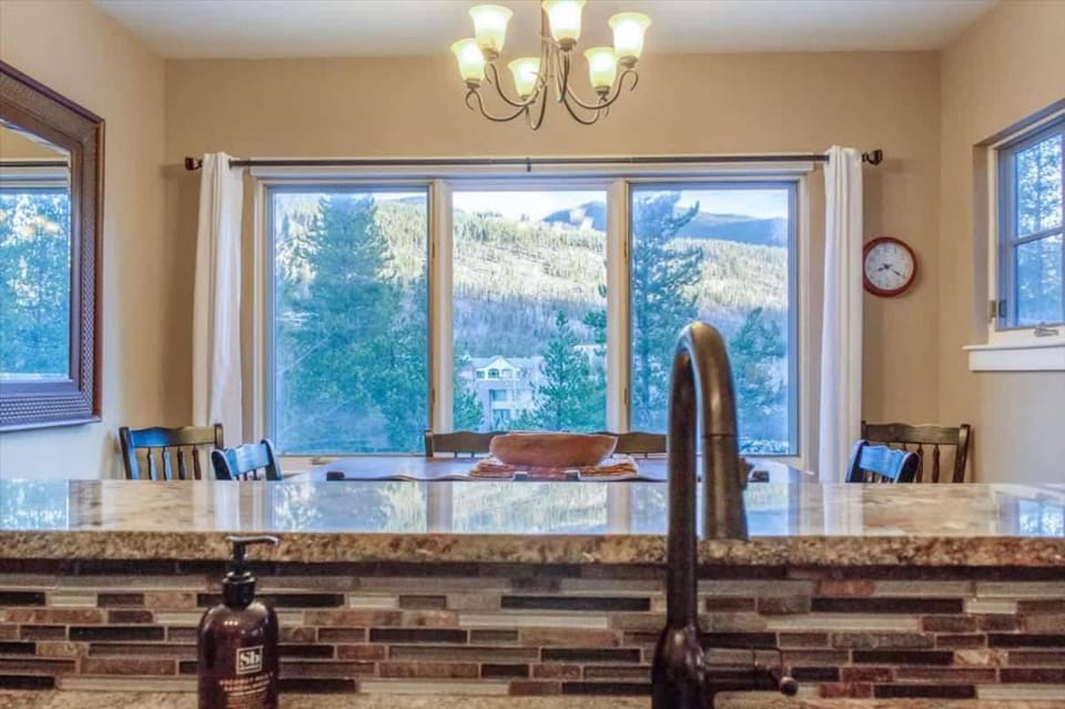 Kitchen or kitchenette, Dining area, kitchen